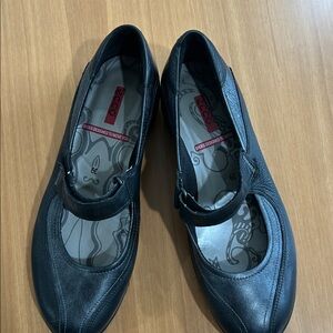 Ecco Black Leather Mary Jane Flats with Strap